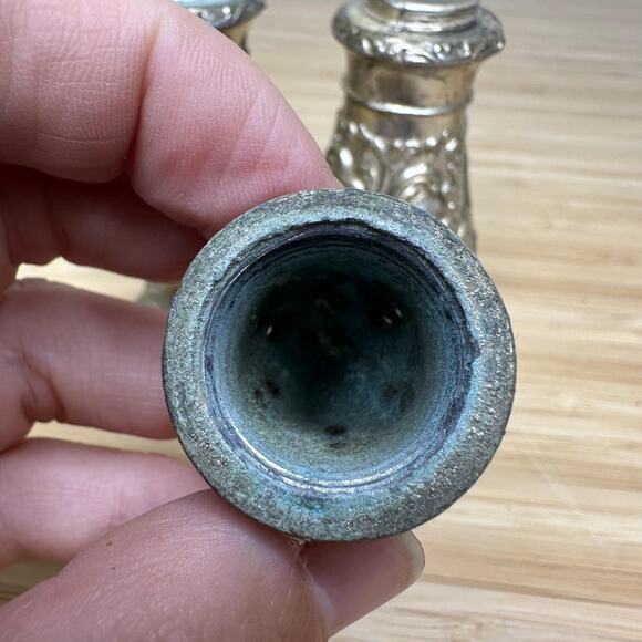 Vintage Silver Plate Rococo Repousse Salt Pepper Shakers Pair Ornate Baroque - Picture 12 of 12